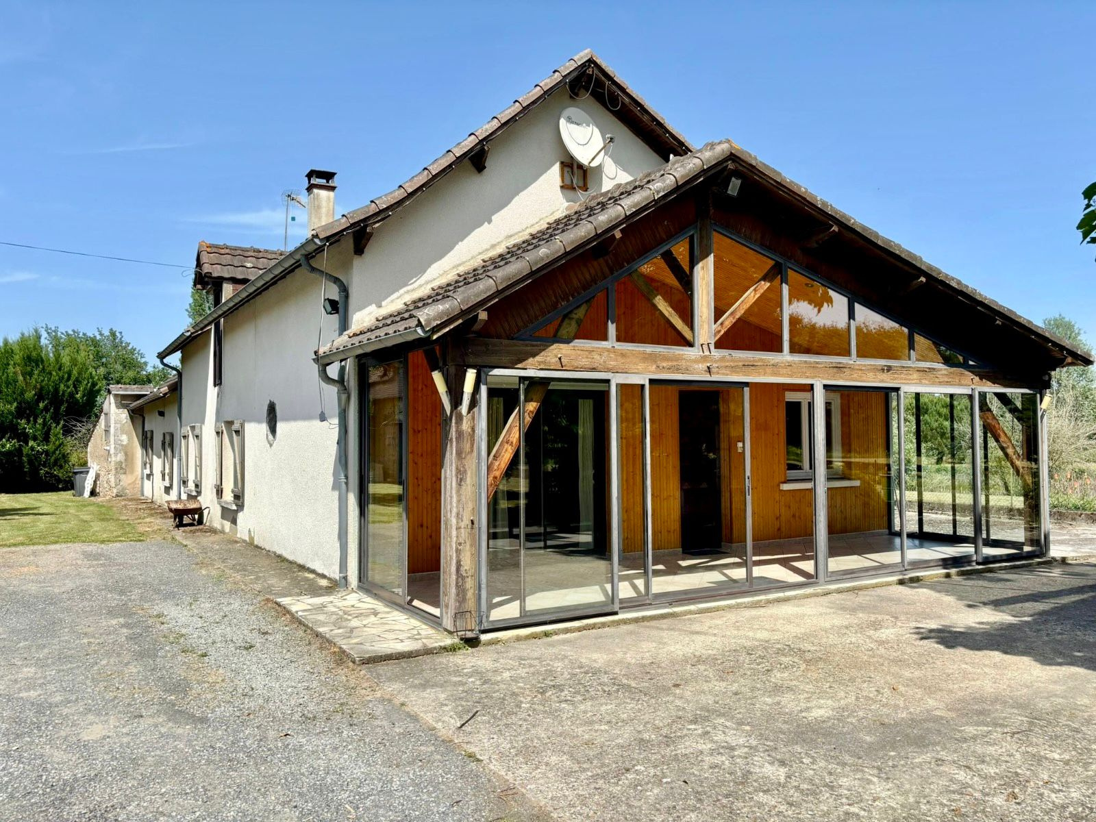 Maison de caractère de 177m2 avec grange et fort potentiel
